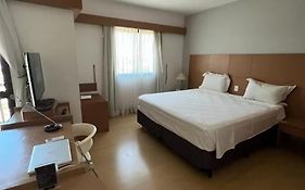 Flat 604 Araucaria Plaza